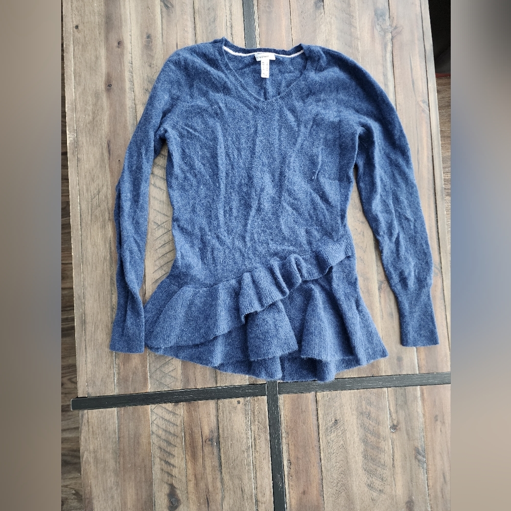 Isaac Mizrahi 100% cashmere peplum v neck sweater